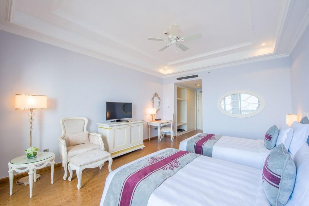 Melia Vinpearl Cua Hoi Beach Resort Cửa Lò Extérieur photo